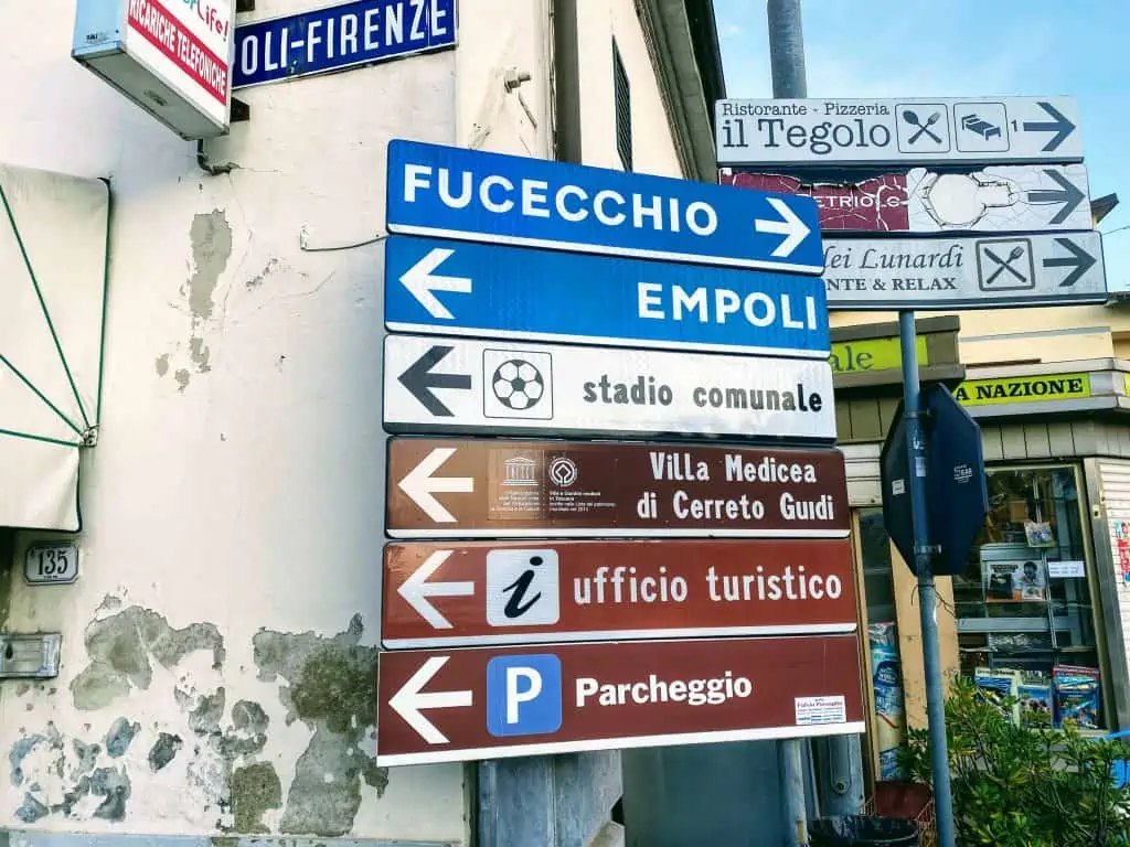 Road signs in Cerreto Guidi.  One points to the Villa Medicea di Cerreto Guidi.